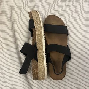 Platform black sandals